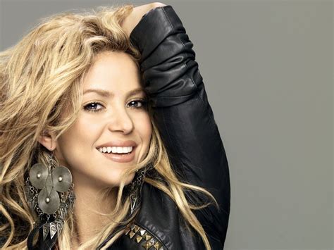 Shakira Hot And Sexy Wallpaper Desktop