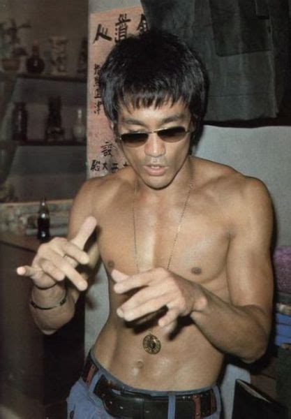 sujith spot rare unseen pictures  bruce lee