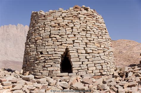 photo  beehive stone tomb al ayn oman