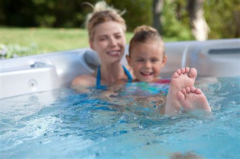 How To Get Rid Of Algae Mold And Mildew In Your Hot Tub Hot Spring Spas