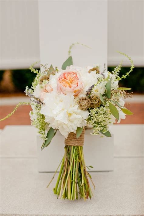 create  rustic bridal bouquet
