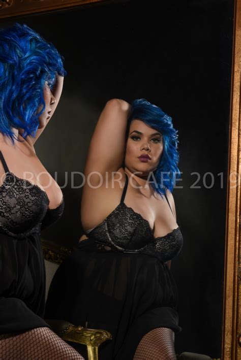 girls of all shapes and sizes love boudoir photography why