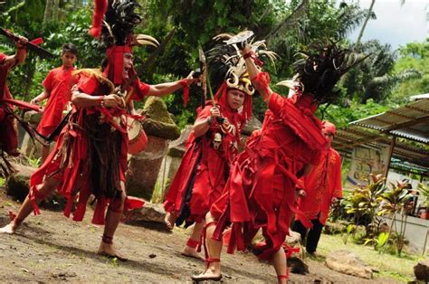 suku indonesia berdasarkan provinsi penjelasan gambarnya