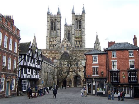 lincoln cathedral     castle hill lincoln england medievalistsnet