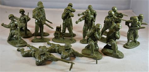 classic toy soldiers world war ii  infantry set  green micshauns