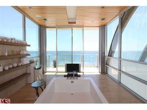 idyllic ‘sex and the city beach house for rent