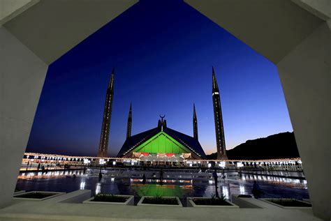 9 Most Beautiful Mosques In Pakistan The Express Tribune