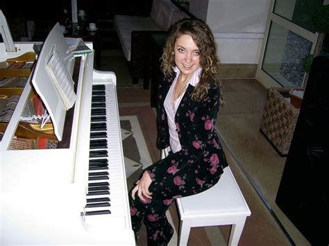 Female Pianist 5194 International Talent Agency Rising Stars
