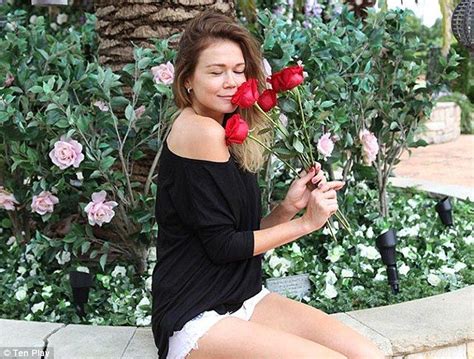 the bachelor s rose eating sasha gushes about keira maguire 2015