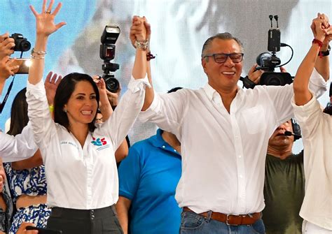 luisa gonzalez candidata  presidencia de ecuador tras declinacion de