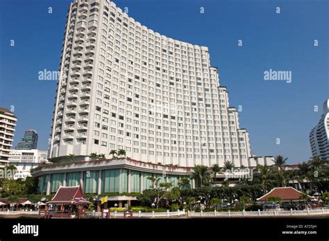 shangri la hotel building   bank  chao phraya river  riverside