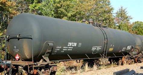 concerns grows  railways plan  lead   tank cars stored   adirondacks