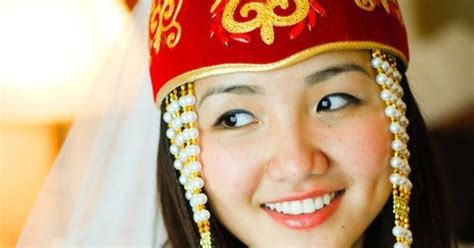 suku tajik  suku uighur  china manakah   cantik