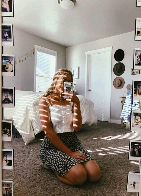 Pin By Mo By🍀🌙 On Mirror Selfies ️ ⚜ With Images Cool Dorm Rooms