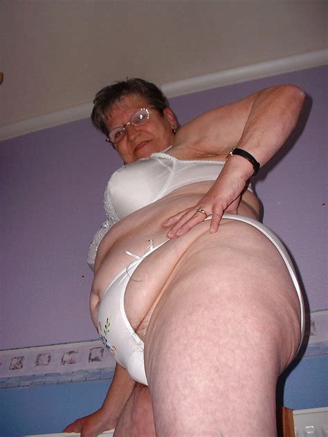 hefty older lady in lingerie mature porn pics