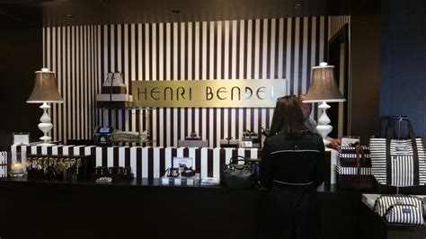 henri bendel   latest luxury retailer  close  york business journal