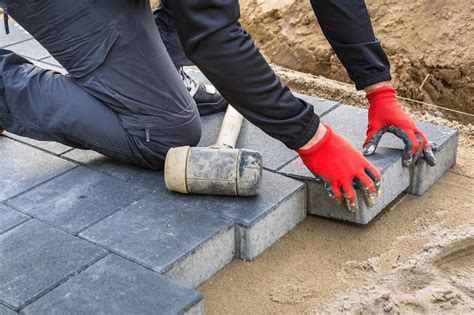 properly install interlocking concrete blocks