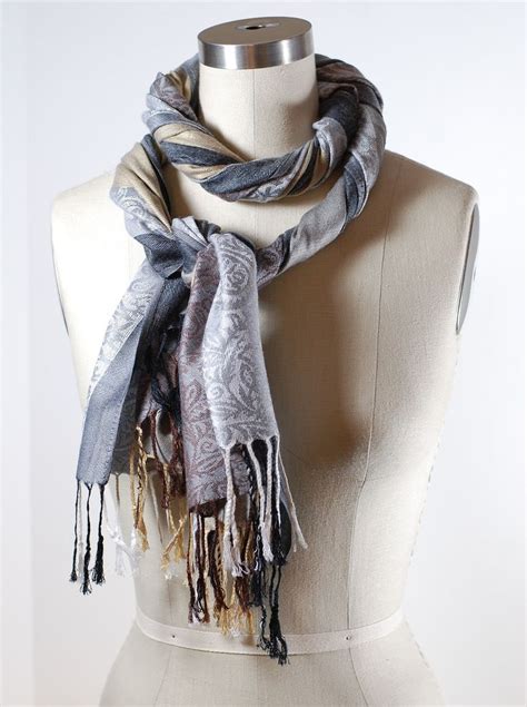 how to tie a scarf twisty scarf loop looks i love pinterest the two twists