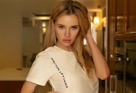 Meet Olya Abramovich – Facts And Photos Of Russian Supermodel Glamour