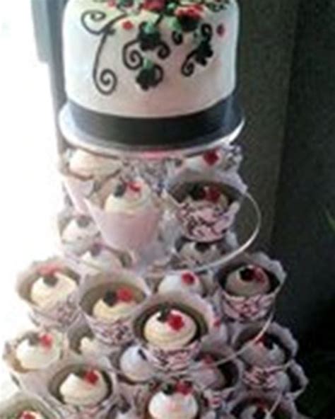 Kylie S Cupcakes And Candy Buffets Wedding Cakes Hastings Easy Weddings