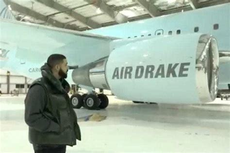 drakes crazy  private boeing  jet simple flying