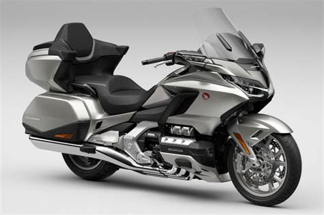 honda gold wing   model   released  colors  minor