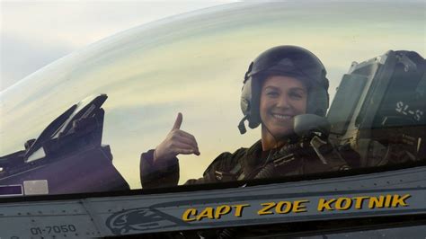 zoe kotnik first female f 16 demo commander out after two weeks bbc news