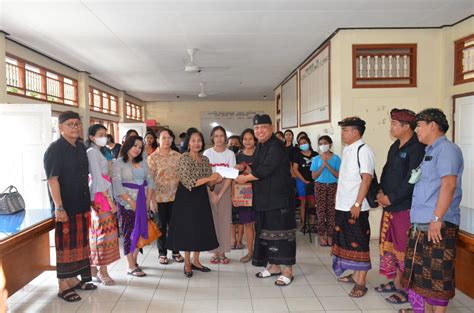 rayakan tumpek klurut sekretariat dprd bali berbagi kasih  anak anak