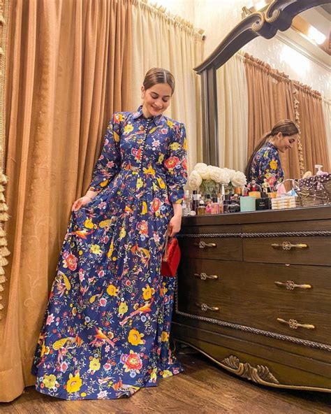 Beautiful Actress Aiman Khan Latest Pictures With Her Daughter Amal