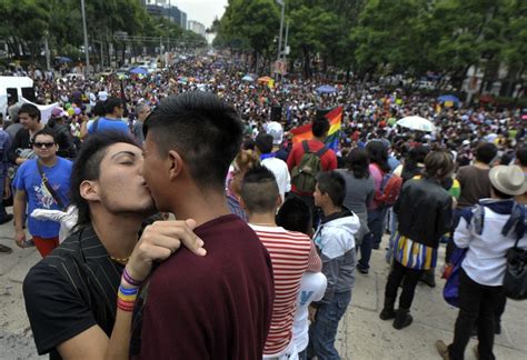 mexico approves same sex marriage across the country