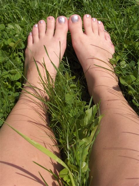 feet  grass  photo  freeimages