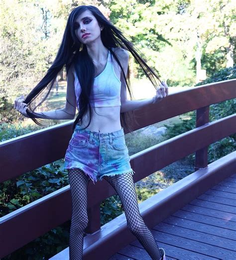 38 Kilos Pour 1m70 L Influenceuse Eugenia Cooney Accusée De