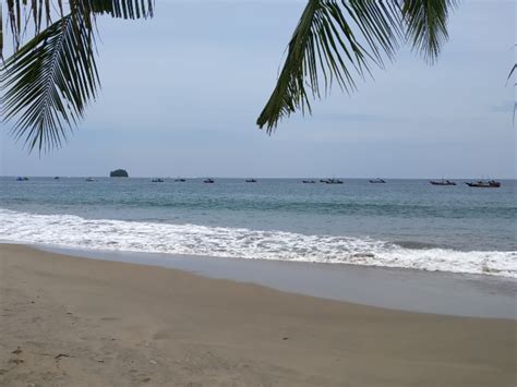 Kunjungi Pantai Jilbab Di Aceh Turis Harus Berjilbab Tagar