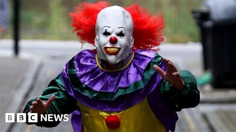 Creepy Clown Craze Nobody S Laughing Bbc News