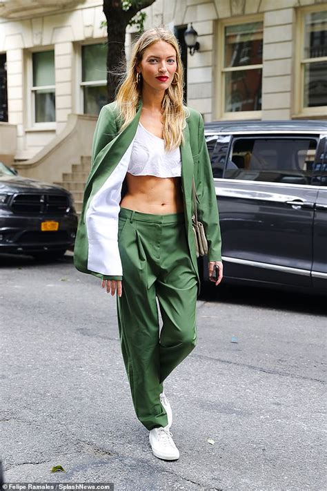 Martha Hunt Flaunts Her Flat Midriff In Crop Top With