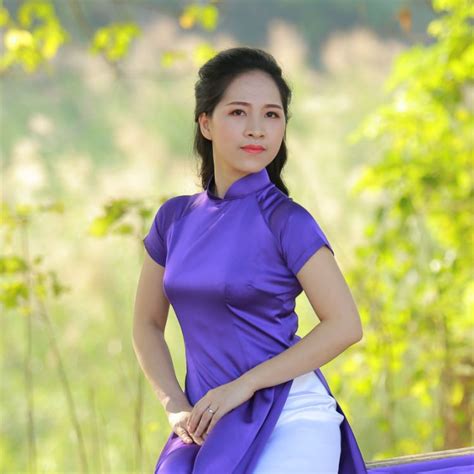 Royal Blue Silk Ao Dai Vietnam White Satin Short Sleeves V