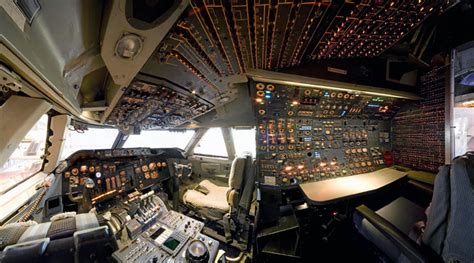 boeing  cockpit   fly