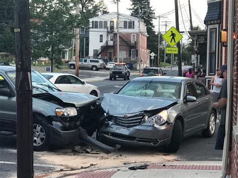 2 vehicle crash shuts down intersection in gettysburg wpmt fox43