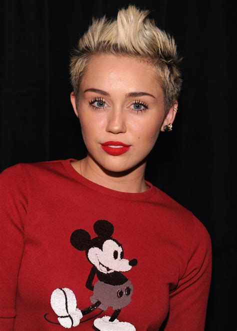 miley cyrus smoking weed comes as a shock to no one