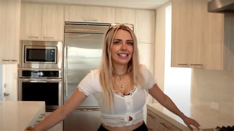 Where Does Youtube Star Corinna Kopf Live And How Big Is Her House