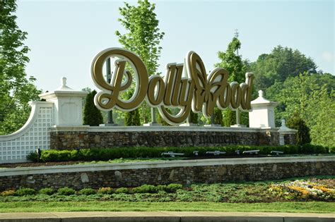 guide  dollywood  pigeon forge tips  tricks