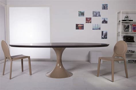 table contemporaine ovale