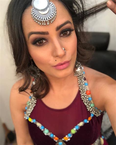 pics that prove anita hassanandani is the ultimate pout