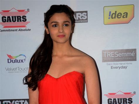 alia bhatt photo and wallpaper celebrity biography images