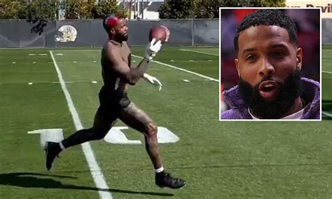 odell beckham jr puts   handed catching ability  full display