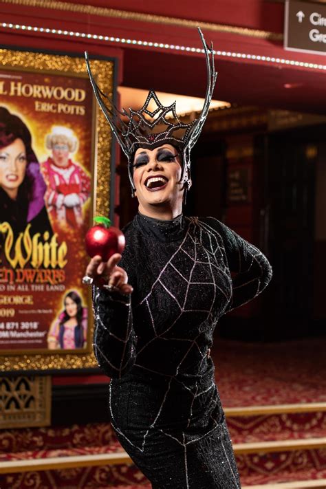 craig revel horwood stuns in snow white at manchester opera house the