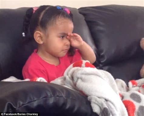 father films daughter s reaction to mufasa s death scene in the lion king daily mail online