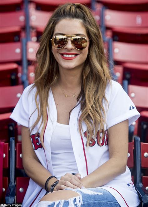 maria menounos throws the first pitch at boston red sox daily mail online