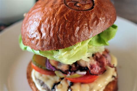 the world s best burger according to gq has no meat in it and neither