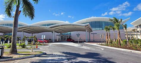 majority  airports   islands   bahamas  open